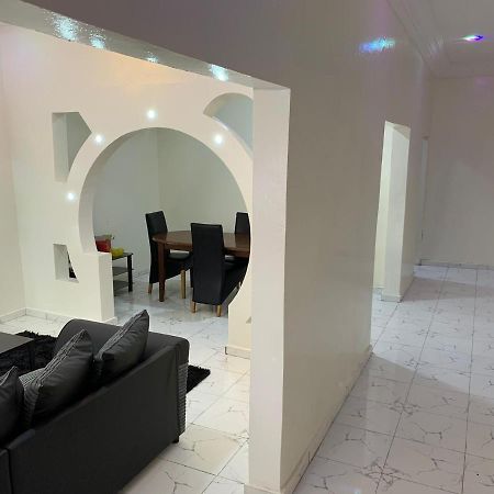 Matano Guest House Brikama Kültér fotó