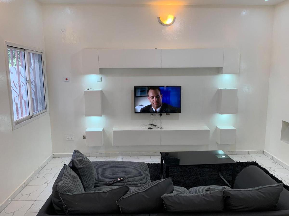Matano Guest House Brikama Kültér fotó
